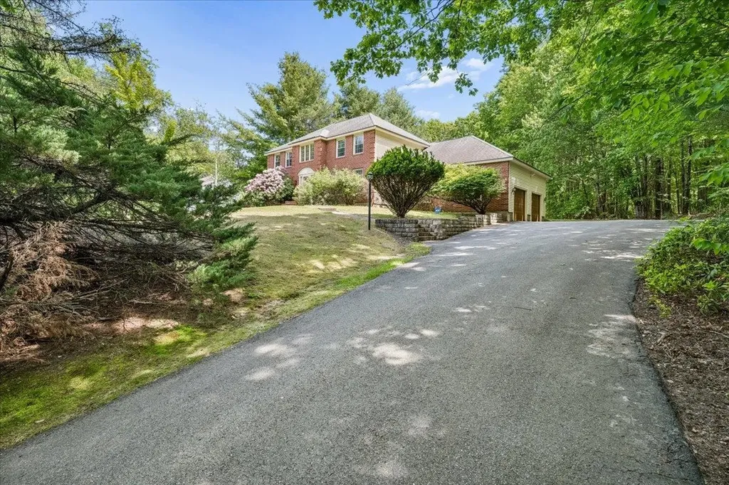 28 Brick Mill Road Bedford NH 03110