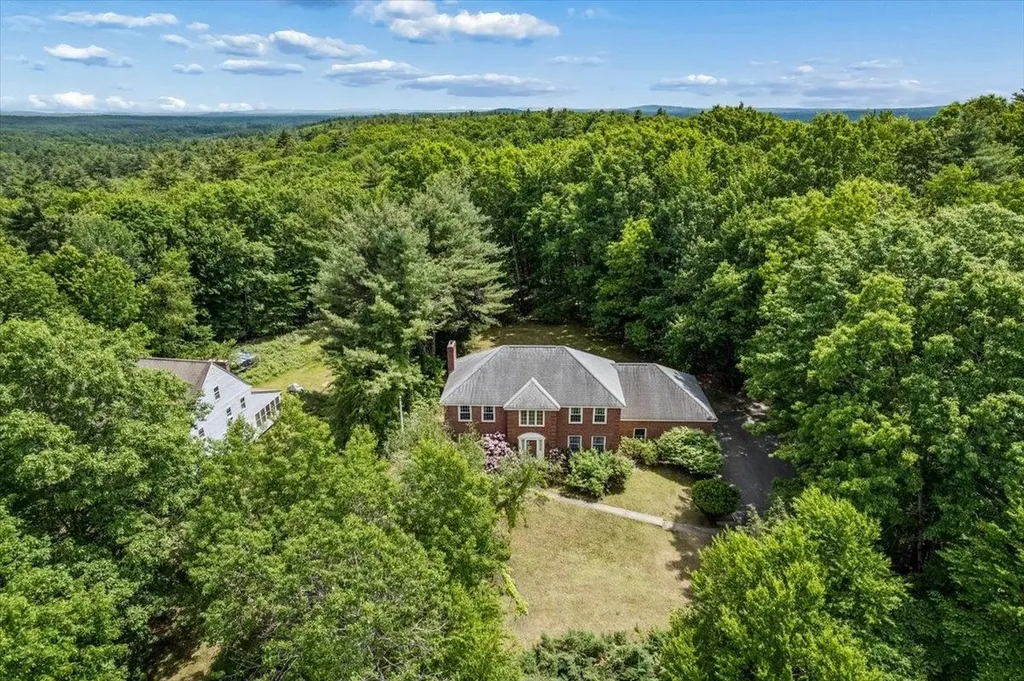 28 Brick Mill Road Bedford NH 03110