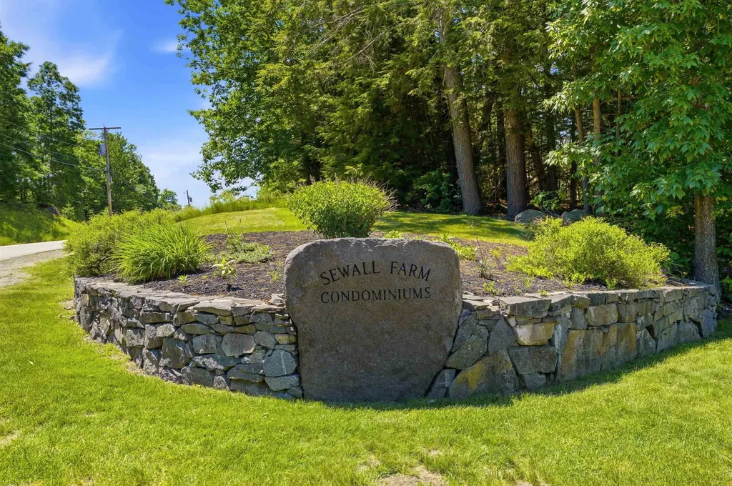 53 Magnolia Lane Newmarket NH 03857