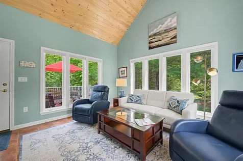 21 Conifer Lane New London NH 03257