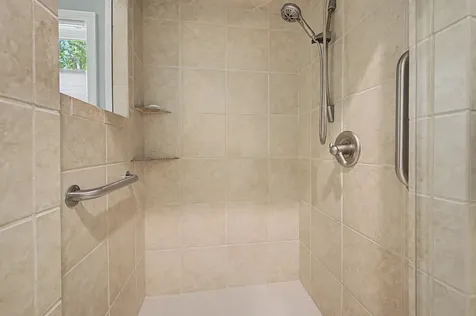 21 Conifer Lane New London NH 03257