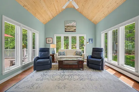 21 Conifer Lane New London NH 03257