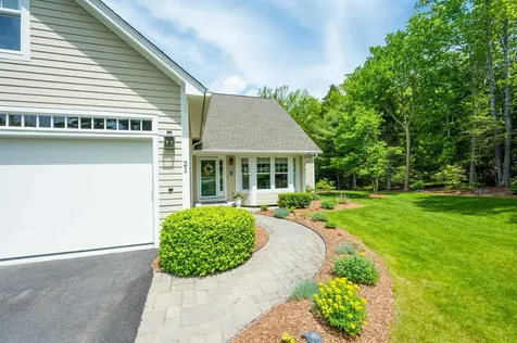 21 Conifer Lane New London NH 03257