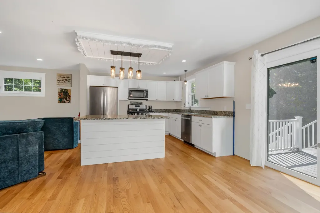 130 Concord Road Lee NH 03861