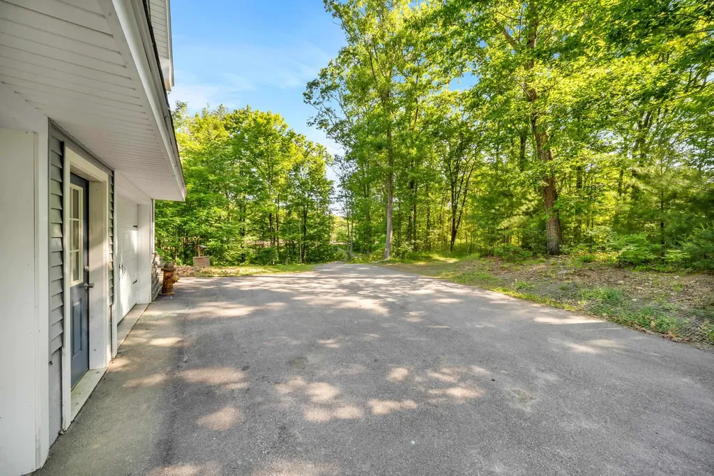 130 Concord Road Lee NH 03861