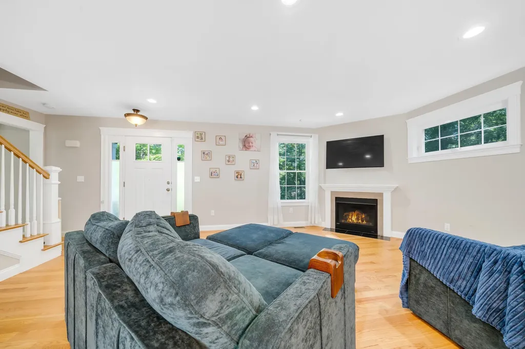 130 Concord Road Lee NH 03861