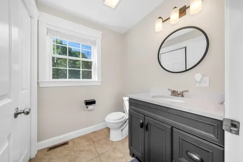 130 Concord Road Lee NH 03861