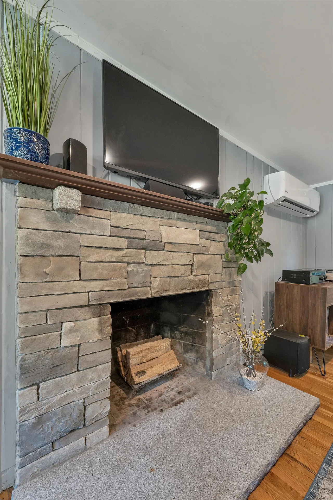 5 Frenette Drive Hudson NH 03051