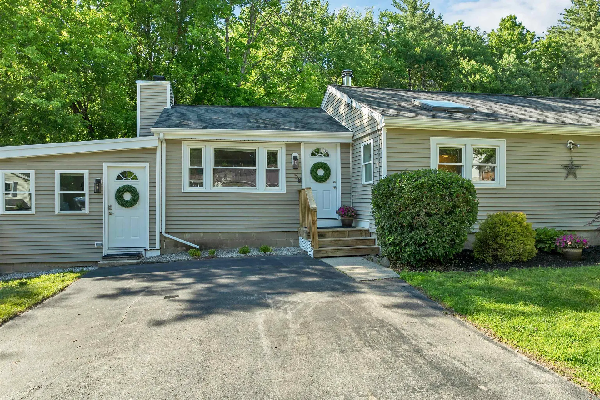 5 Frenette Drive Hudson NH 03051