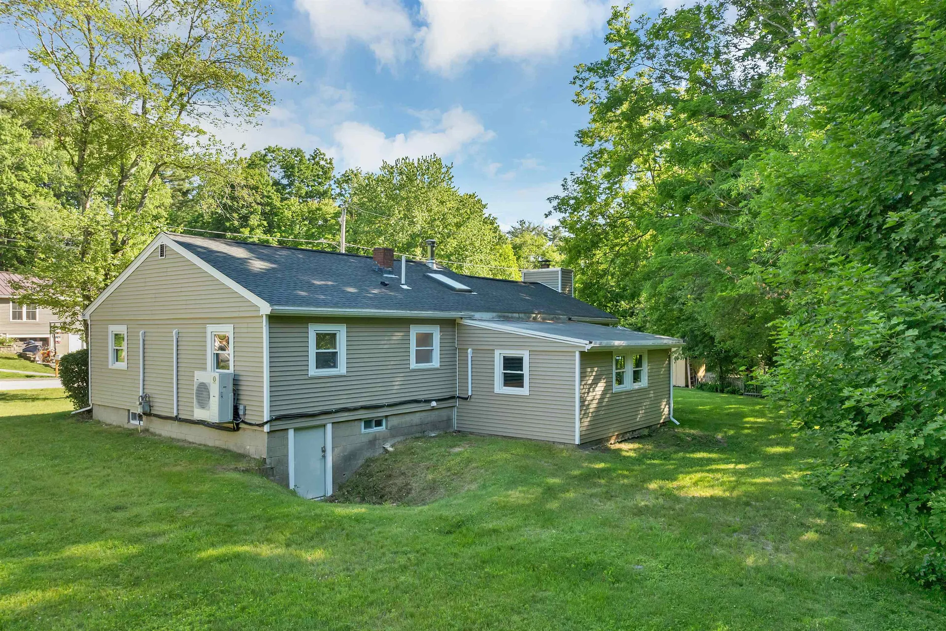5 Frenette Drive Hudson NH 03051