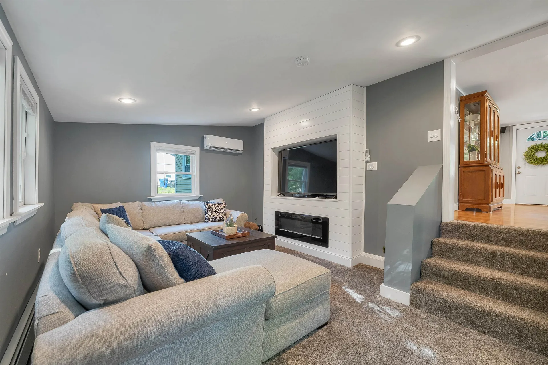5 Frenette Drive Hudson NH 03051