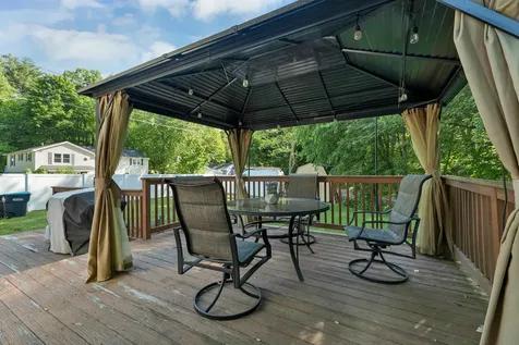 5 Frenette Drive Hudson NH 03051