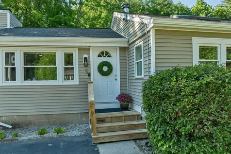5 Frenette Drive Hudson NH 03051