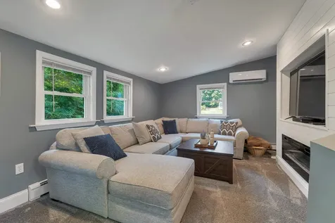 5 Frenette Drive Hudson NH 03051