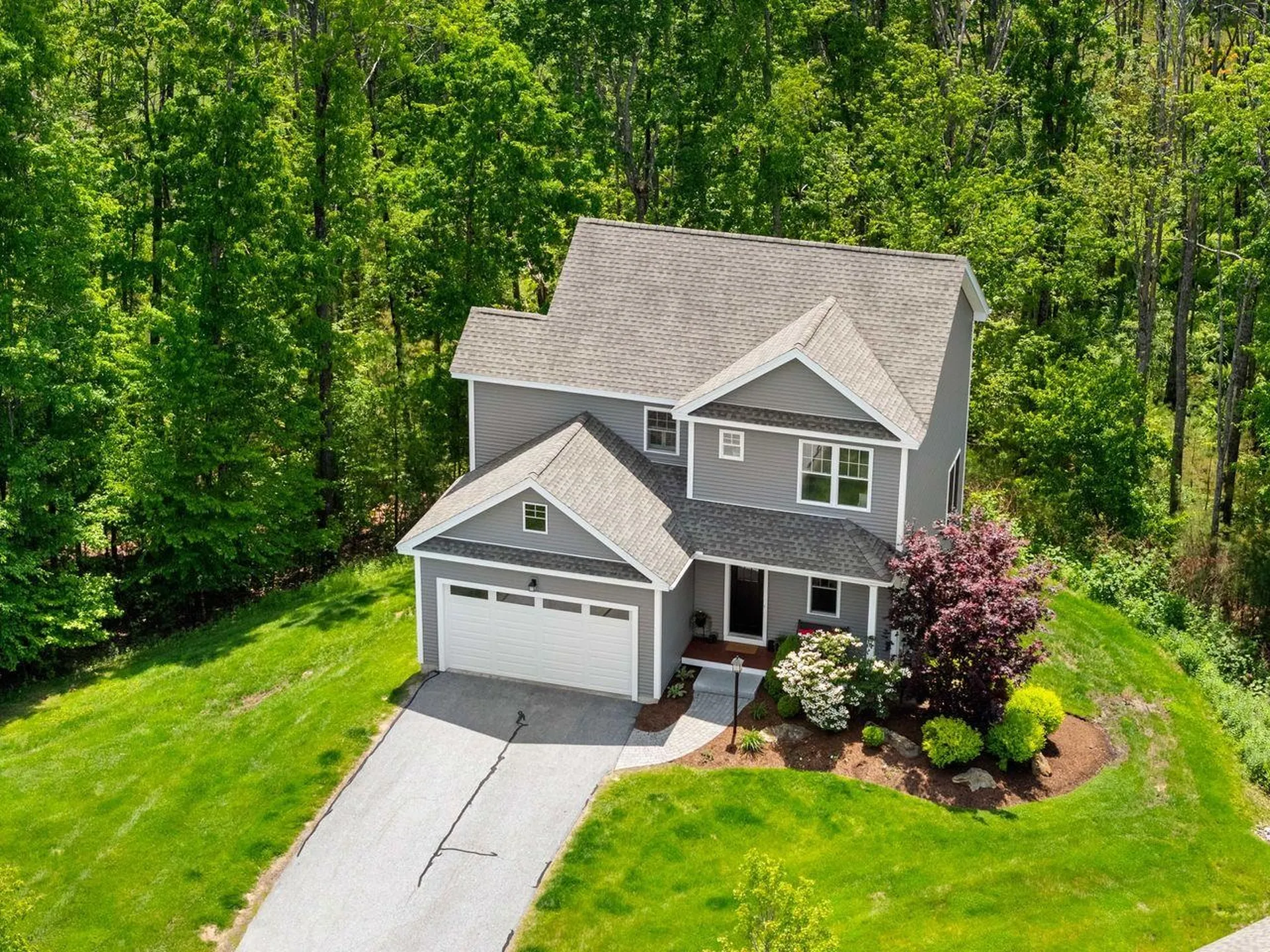 66 Redwood Way Manchester NH 03102