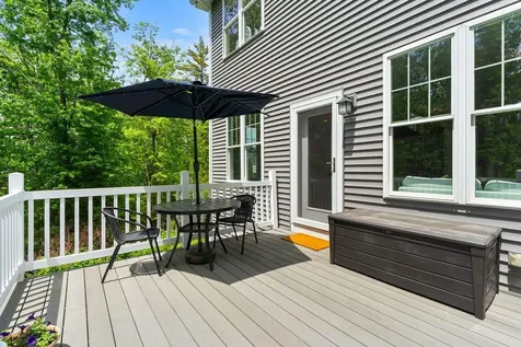 66 Redwood Way Manchester NH 03102