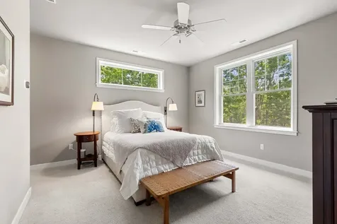 66 Redwood Way Manchester NH 03102