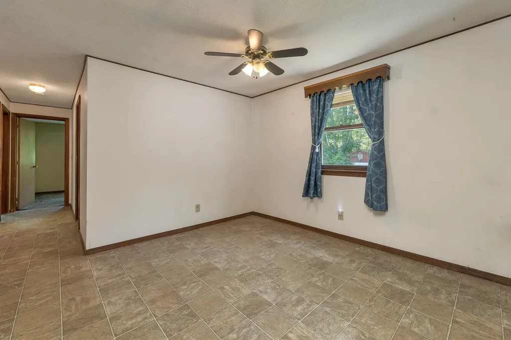 12 Cameron Drive Farmington NH 03835