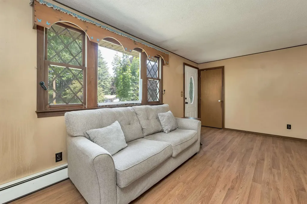 12 Cameron Drive Farmington NH 03835