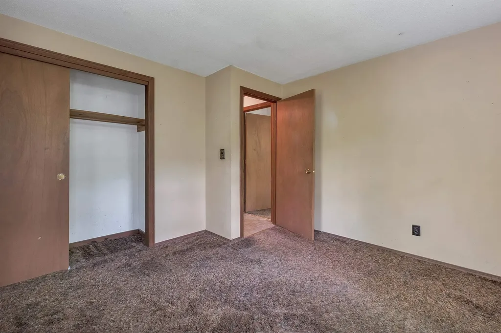 12 Cameron Drive Farmington NH 03835