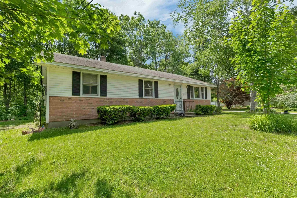 12 Cameron Drive Farmington NH 03835