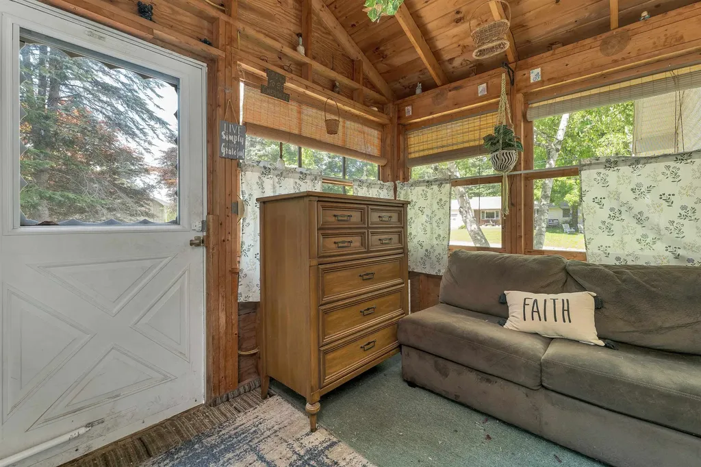 12 Cameron Drive Farmington NH 03835