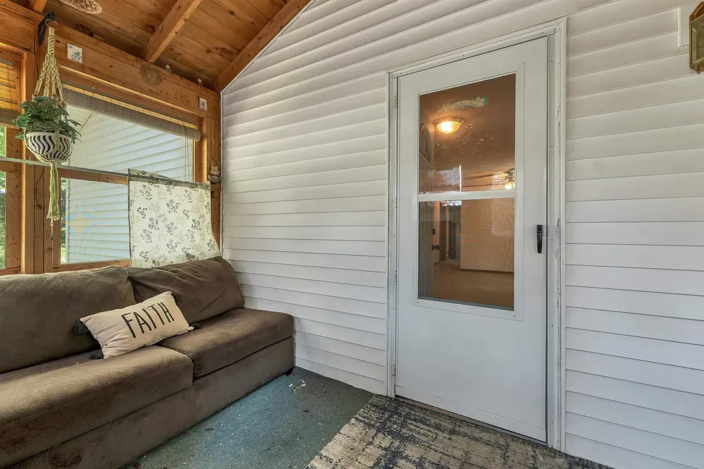 12 Cameron Drive Farmington NH 03835