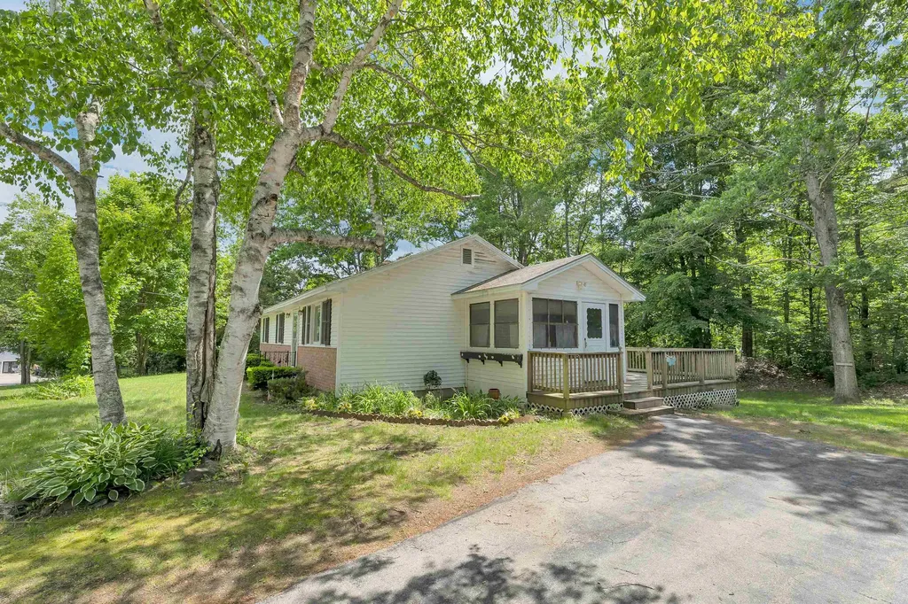 12 Cameron Drive Farmington NH 03835