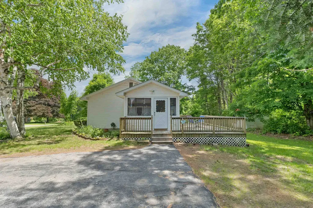 12 Cameron Drive Farmington NH 03835