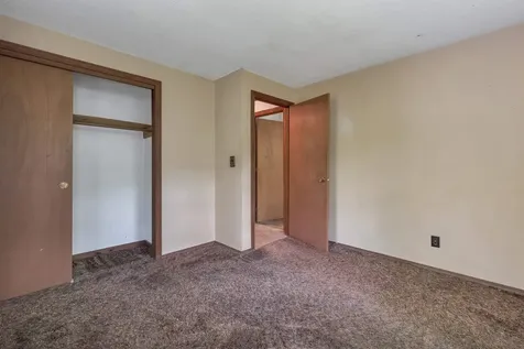 12 Cameron Drive Farmington NH 03835