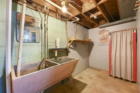 5747 Shelburne Road Shelburne VT 05482