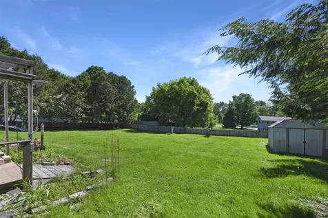 5747 Shelburne Road Shelburne VT 05482