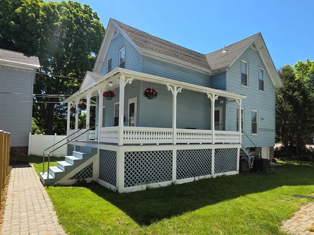 5 1/2 Lyndon Street Concord NH 03301