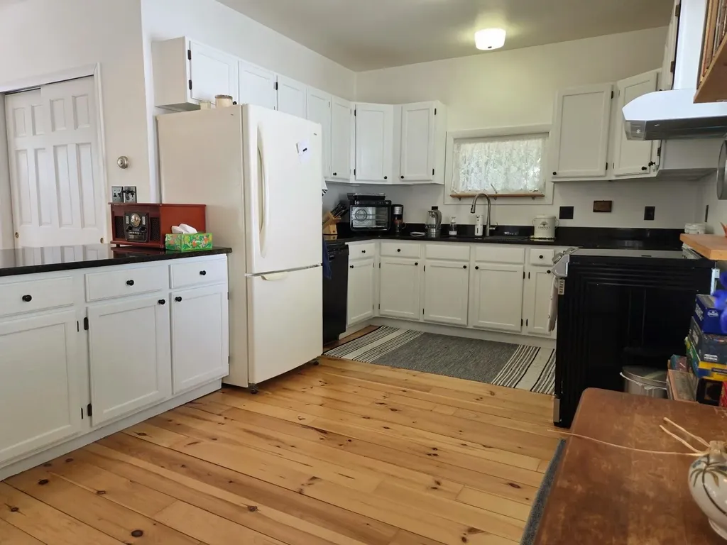 5 1/2 Lyndon Street Concord NH 03301