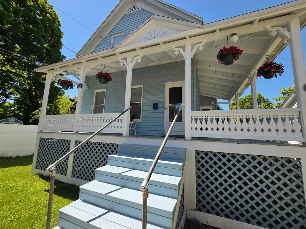 5 1/2 Lyndon Street Concord NH 03301