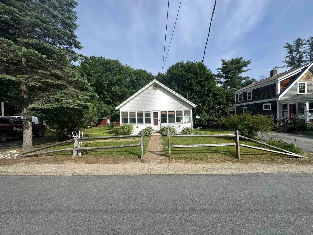 19 Huckins Street Ossipee NH 03814