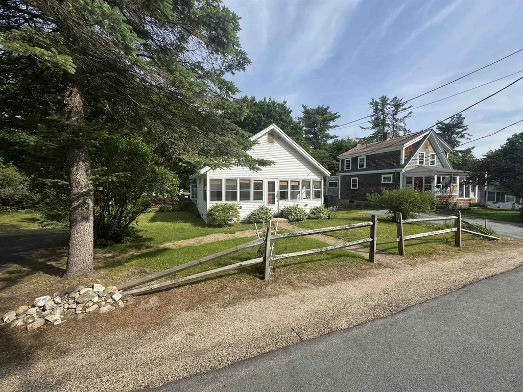 19 Huckins Street Ossipee NH 03814