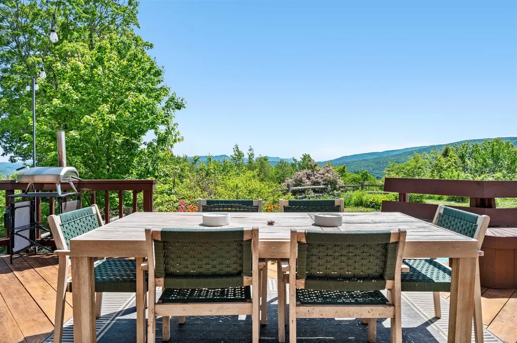 119 Pinnacle Point Waterbury VT 05676
