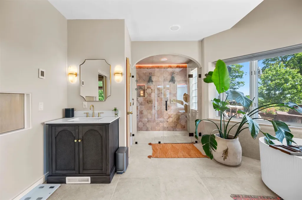 119 Pinnacle Point Waterbury VT 05676