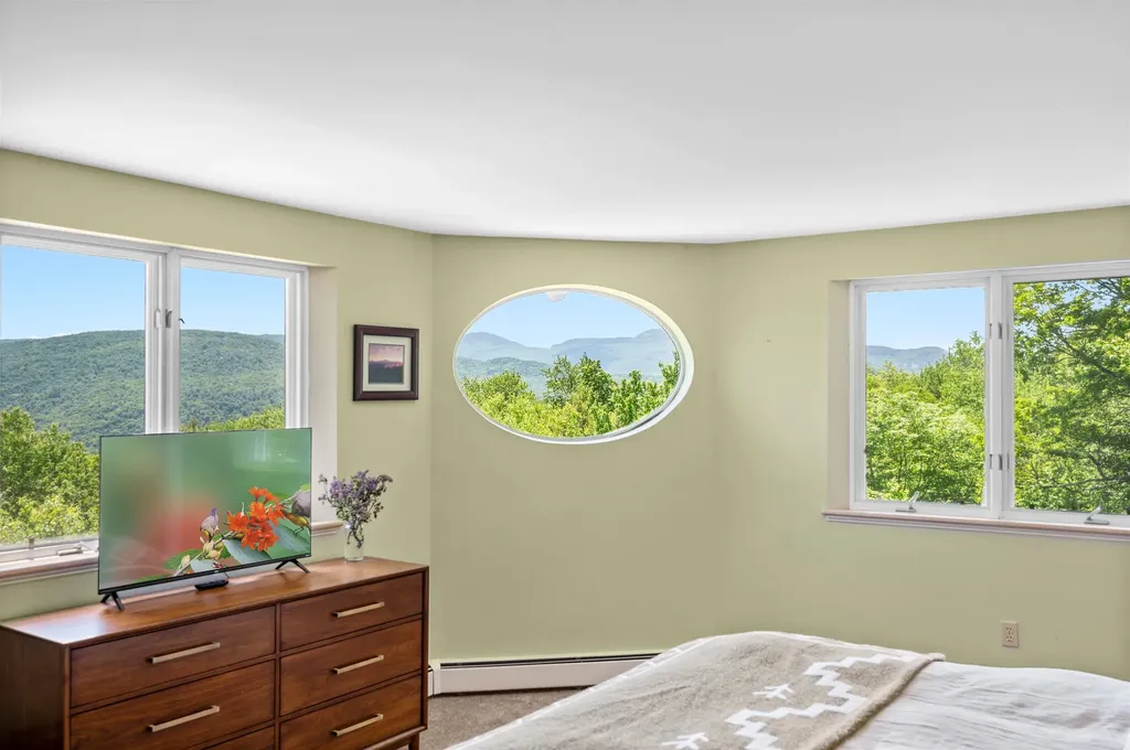 119 Pinnacle Point Waterbury VT 05676
