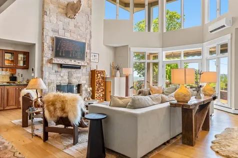 119 Pinnacle Point Waterbury VT 05676