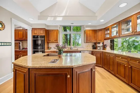 119 Pinnacle Point Waterbury VT 05676