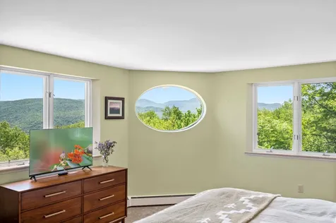 119 Pinnacle Point Waterbury VT 05676