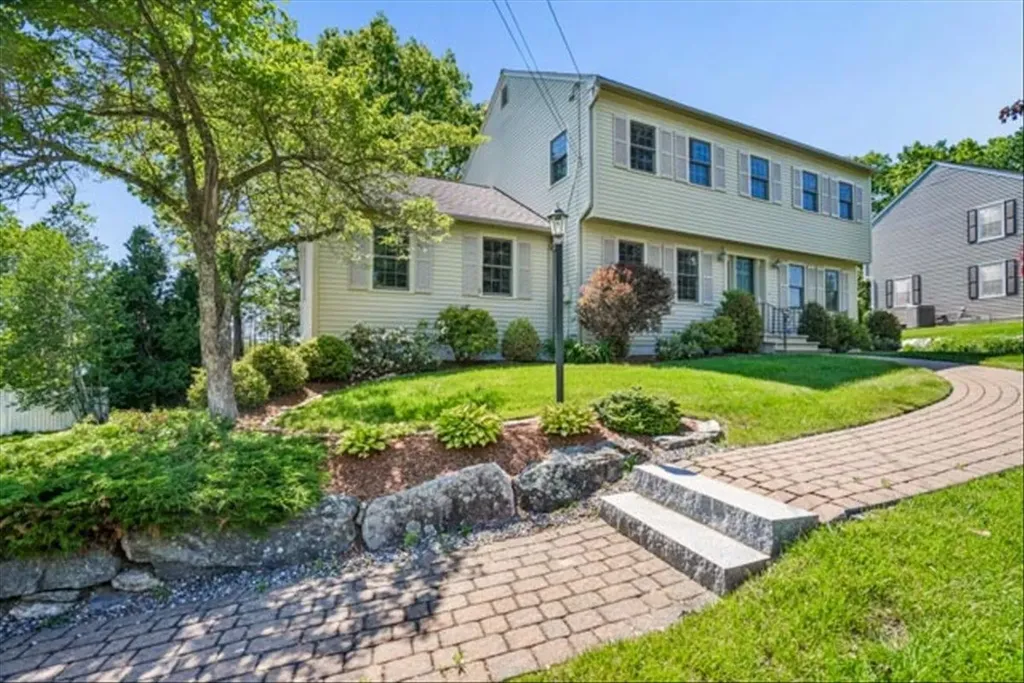 153 Fleming Street Manchester NH 03104