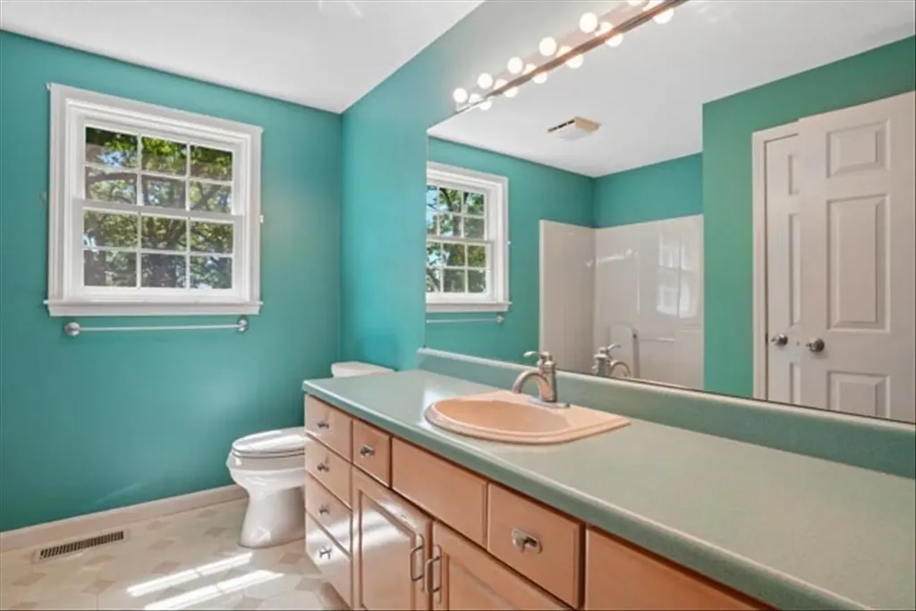 153 Fleming Street Manchester NH 03104