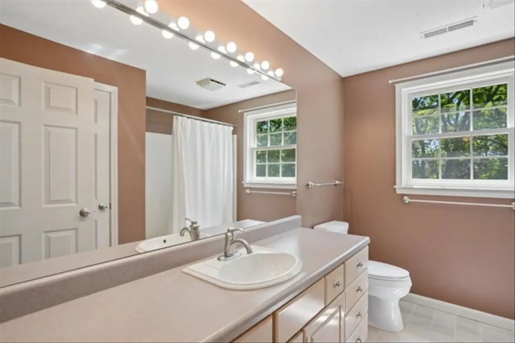 153 Fleming Street Manchester NH 03104
