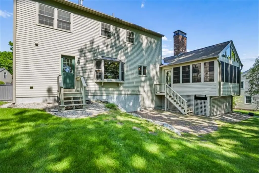 153 Fleming Street Manchester NH 03104