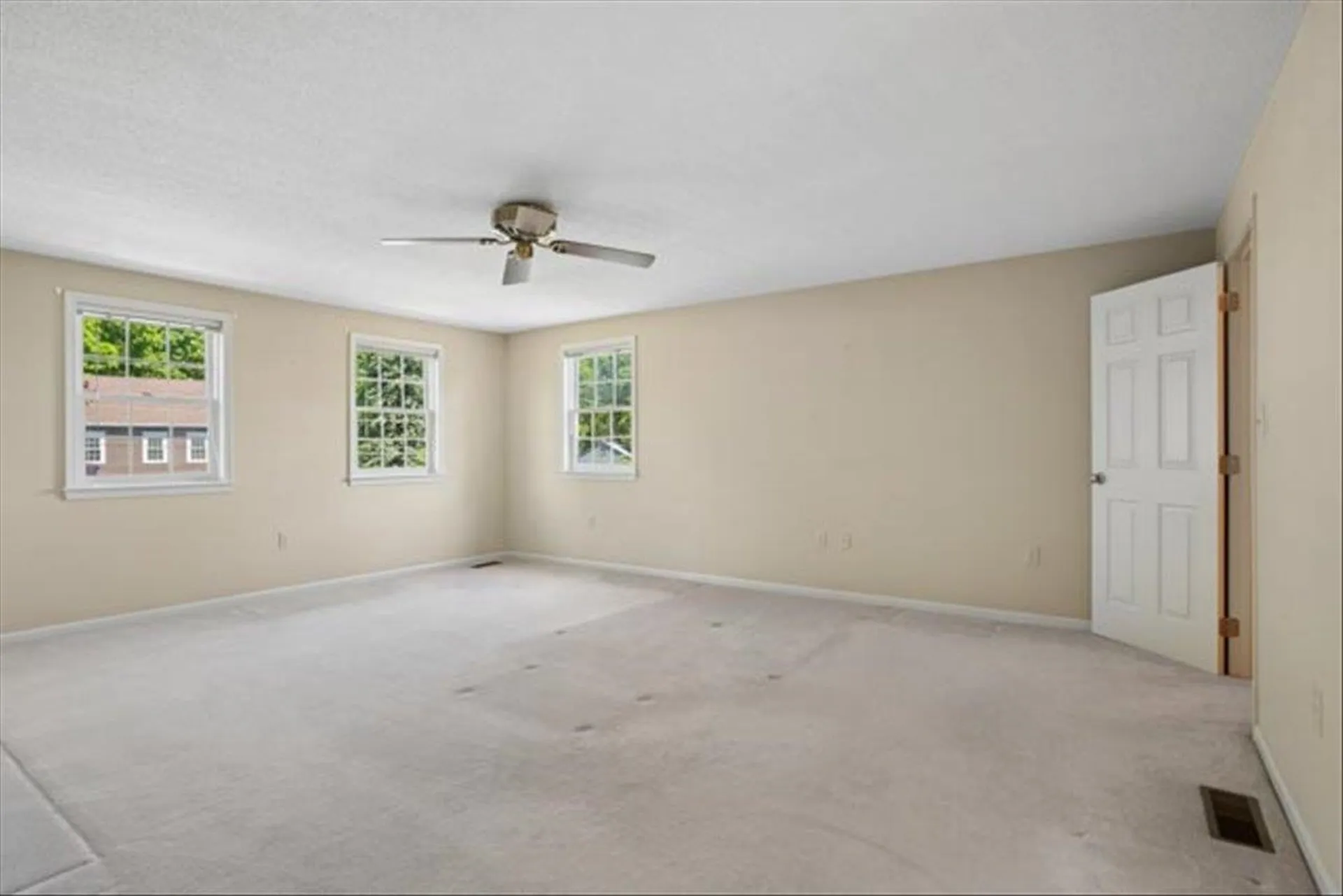 153 Fleming Street Manchester NH 03104