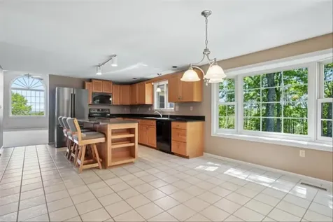 153 Fleming Street Manchester NH 03104