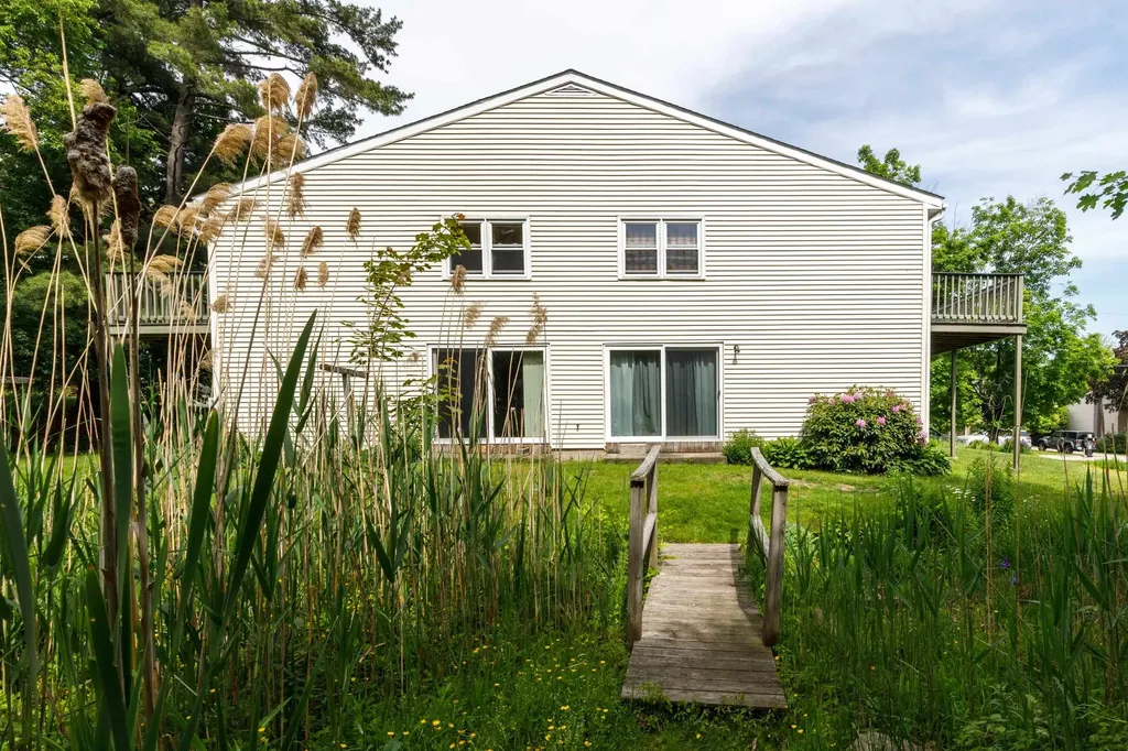100 Dawson Avenue Manchester NH 03104